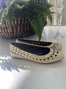 Tory Burch KINGSBRIDGE Ivory Flats Loafer Sandal 8.5M Brazil 50 Leather $226 EUC - Picture 1 of 12
