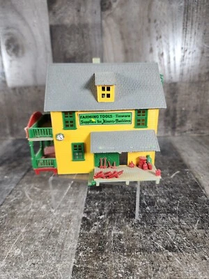 Vintage hardware store HO scale - Image 1 of 4