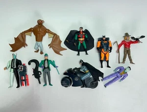 VTG 1990s Kenner Batman Animated Series Lot of 8 Toy Figures + Accessories AS-IS - Picture 1 of 13