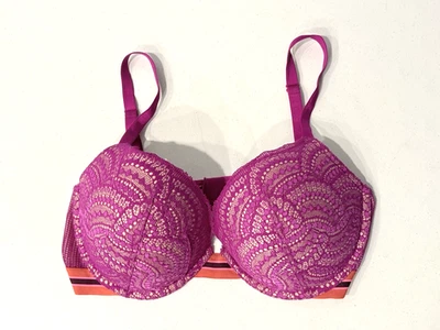 Sujetador push-up Victoria's Secret muy sexy 38D acolchado fucsia con aros concha de encaje Foto 1 de 4