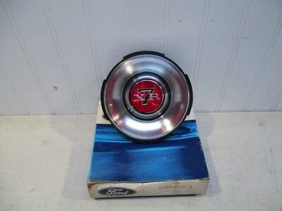 Nuevo de Lote Antiguo 1971 1972 1973 Mercury Cougar XR7 CUBIERTA DE RUEDA EMBLEMA CENTRAL... NUEVO OEM FORD Foto 1 de 4