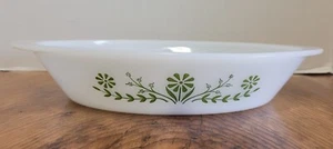 Plato de hornear dividido vintage Glasbake J2352 blanco con margarita verde EE. UU. - Imagen 1 de 6