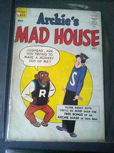 Archie's Madhouse # 5 May 1960 with Archie Centerfold Mask - Silver Age Teen Fun - Picture 1 of 4