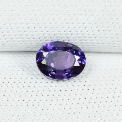 0.76 ct TOP LUSTROUS - PURPLE VIOLET   NATURAL SAPPHIRE UNHEATED See Vdo  RR - Image 1 of 2