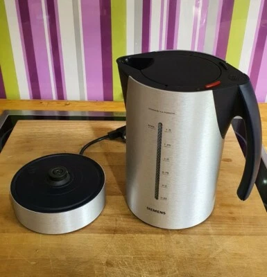 SIEMENS PORSCHE DESIGN KETTLE TW91100 IN ELEGANT LOOK & CORDLESS *EXCELLENT* - Image 1 of 4