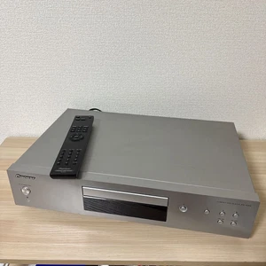 Pioneer PD-10AE CD Player SACD High Quality Audio Silver with Remote Tested - Picture 1 of 8
