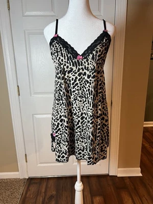 Betsey Johnson Betseyville Leopard Chemise Gown M Black Lace Pink Bows Slits - Image 1 of 4