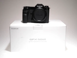 Fujifilm Fuji GFX 50 S II kit 35/70 - Foto 1 di 13