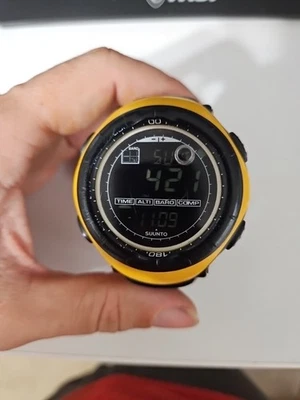 Suunto Vector Yellow Watch New Battery Lots Of Features Alt, Baro, Compass, Time - Image 1 of 4