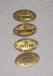 F35)-WAHL 1 FORD MOTOR AUSVERKAUFTES MESSING-ETIKETT 2"" x 1 1/4"" OVAL-Code P R F - Bild 1 von 2
