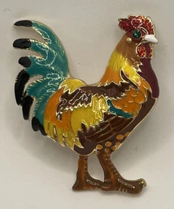 VTG. GREEN RED YELLOW ORANGE ENAMEL GOLD TONE ROOSTER BROOCH PENDANT - Picture 1 of 4