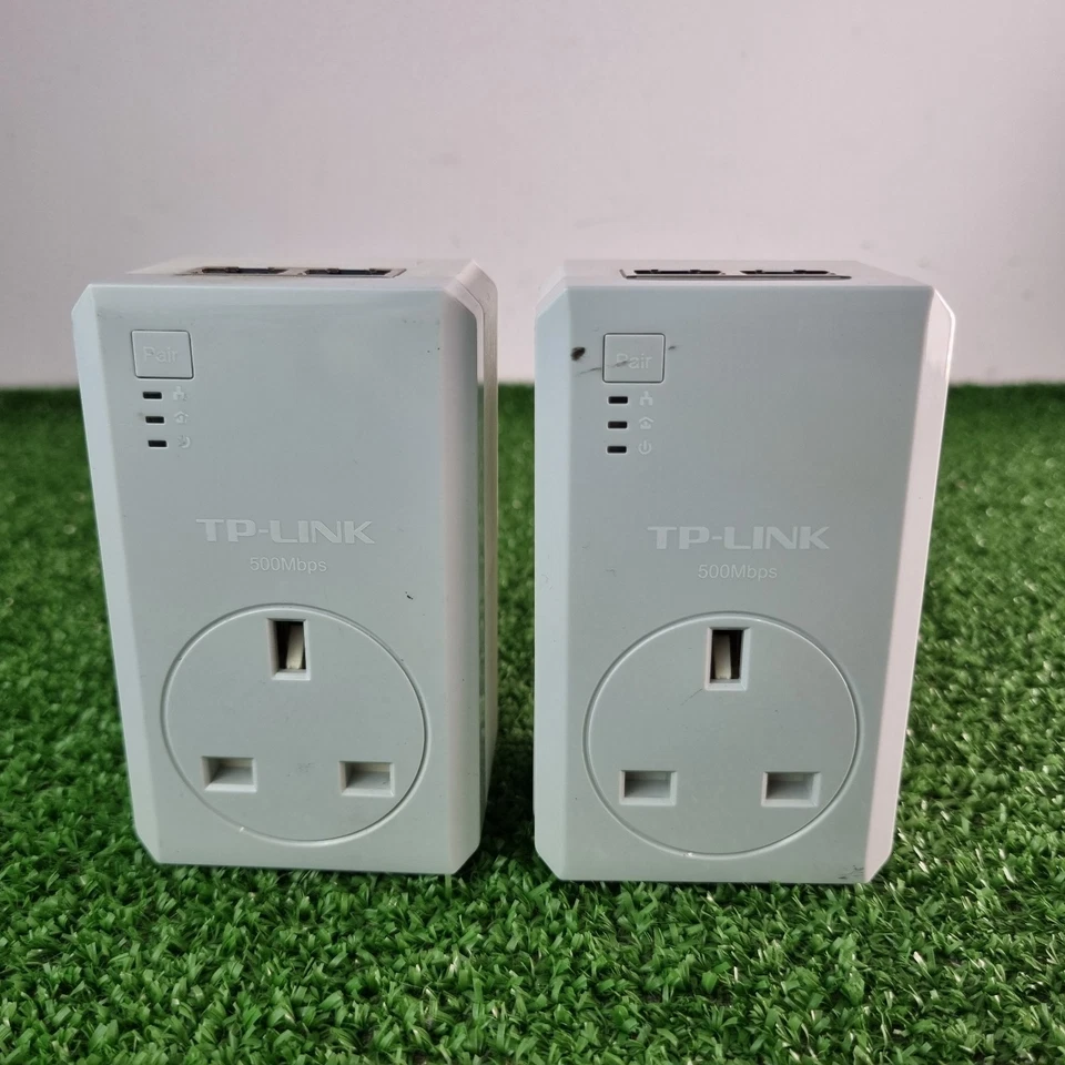 TP-Link AV500 Powerline Adapter with AC Pass Through TL-PA4020P Pair Of Plugs - Image 1 of 3