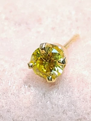 DIAMANTE CANARIO ~ 40 PUNTOS ~ MONTURA DE TACHUELAS DE ORO 14K ~ (solo 1) Foto 1 de 2