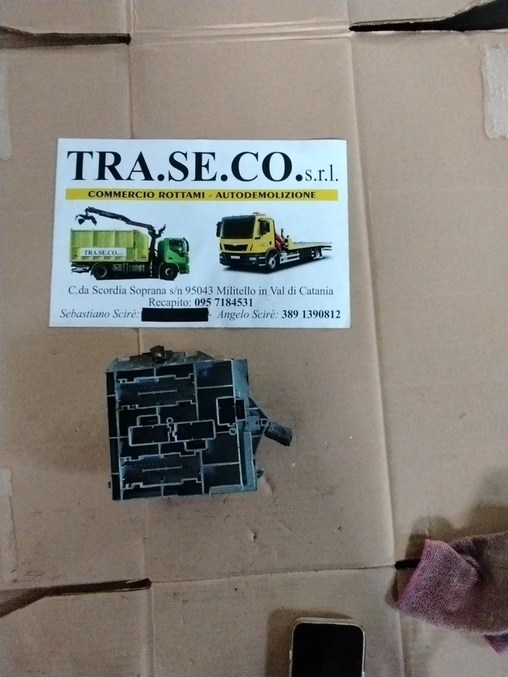 46796538 SCATOLA FUSIBILI FIAT STILO (192) (2001>2008) - Immagine 1 di 4