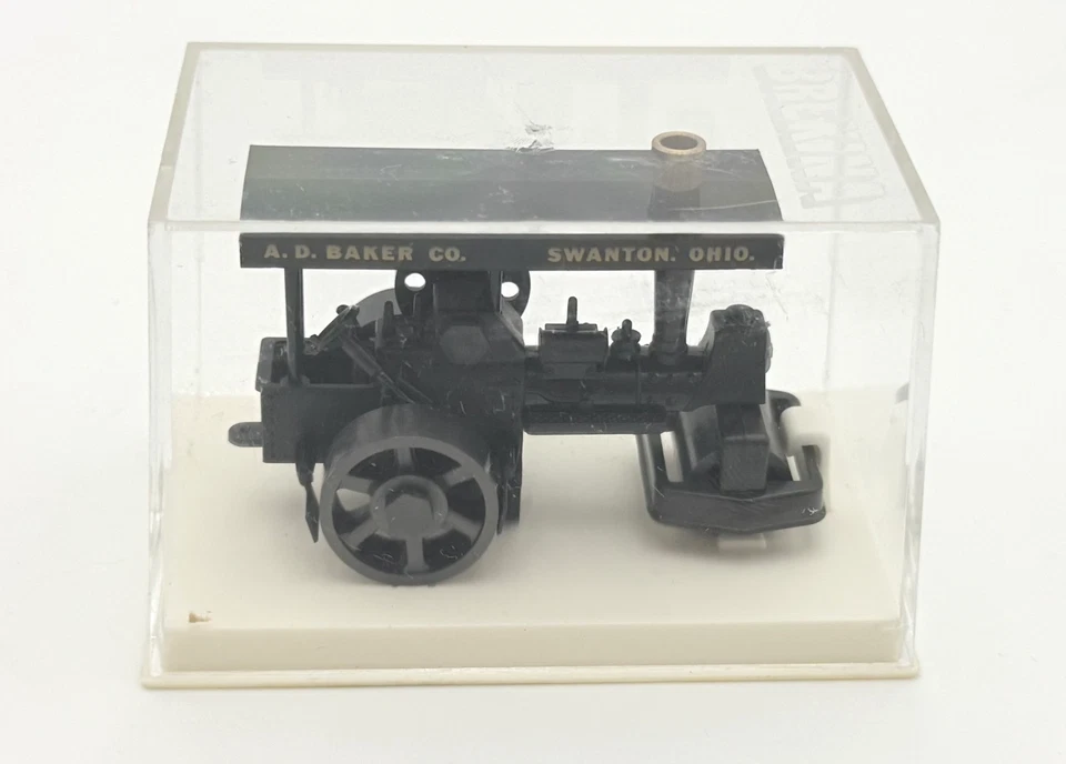 Brekina - A.D. Baker Co. Steam Roller Tractor - 1:87 Scale - Image 1 of 4