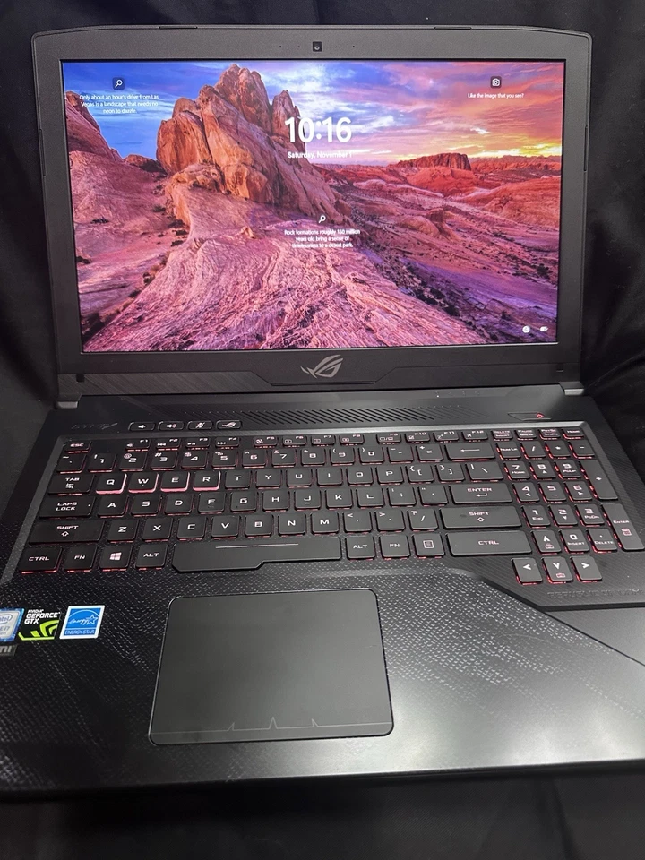 🎮 Portátil para juegos Asus ROG GL503 - i7, GTX 1050 Ti, 16 GB, SSD + HDD 💻 Foto 1 de 3