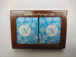 Estuche acrílico de doble baraja con monograma letra N NUEVO SELLADO - Imagen 1 de 4