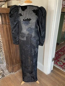 Vestido negro transparente vintage Neiman Marcus espalda baja pequeñas hojas de terciopelo años 80’s - Imagen 1 de 7
