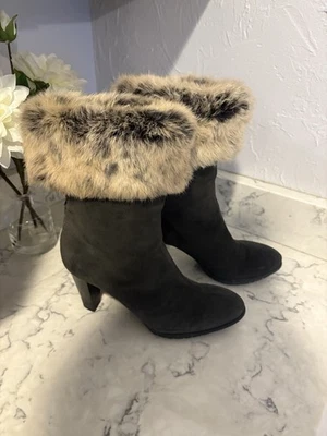 $600 Botas Aquatalia 9 Gris Gamuza Cuero Piel de Conejo Tacón Foto 1 de 4