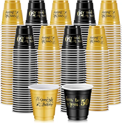 Пластиковые рюмки на 50-й день рождения 2 унции Cheers to 50 Years одноразовые Cu 100 шт. - Изображение 1 из 4