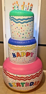 Happy Birthday aufblasbarer Kuchen mit Kerzen - 6 Fuß hoch - Bild 1 von 2