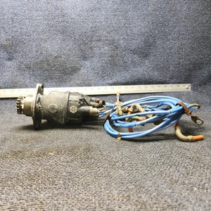 664, 530603 | Continental C125, C145 & O300 | C172F | Slick Magneto With Gear - Picture 1 of 11