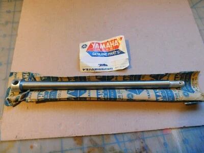 Eje trasero nuevo OEM Yamaha U5 U5E YJ2 MJ2 MJ2T MG1T Omaha, G6S G7S YG1TK YL2 YLCM Foto 1 de 4