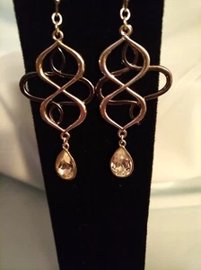 PENDIENTES DE LÁGRIMA AVON OPEN LOOP - Imagen 1 de 8
