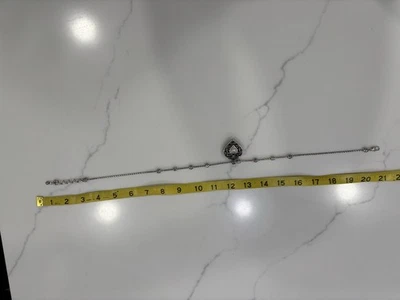 Precioso collar con dije de corazón Brighton con dijes de bola decorativos Foto 1 de 4