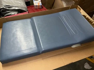 MIDMARK 204 Seamless, 28in Upholstery Top, 002-10138-856, W/ footrest, Blue - Picture 1 of 2