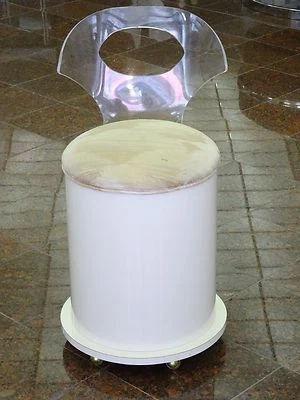 VINTAGE 70s MODERNIST MANNER OF CHARLES HOLLIS JONES  LUCITE BARREL VANITY CHAIR - Image 1 of 4