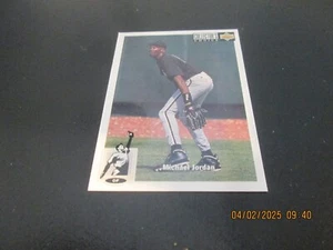 MICHAEL JORDAN 1994 UPPER DECK COLLECTOR'S CHOICE BLUE SPECIAL EDITION #238 - Picture 1 of 2