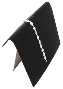Black Velvet Upright Bracelet Ramp with Easel (BD2393) - Free Delivery - Picture 1 of 3