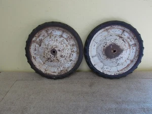 DE COLECCIÓN ORIGINAL AMF POWER TRAC PEDAL TRACTOR PAR NEUMÁTICOS TRASEROS LLANTAS ~~~ LEER MÁS ABAJO ~~ - Imagen 1 de 24