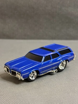 LOOSE 1970 Oldsmobile Vista Cruiser Blue Wagon 1/64 2003 Muscle Machines - Image 1 of 4