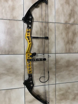 Compound Bogen Mathews Apex Conquest 42 1/4 Zoll 50 LBS RH - Bild 1 von 4