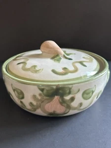 Vtg Farmhouse Louisville Stoneware Pottery Harvest Pear Lidded Casserole Dish 9” - Picture 1 of 24
