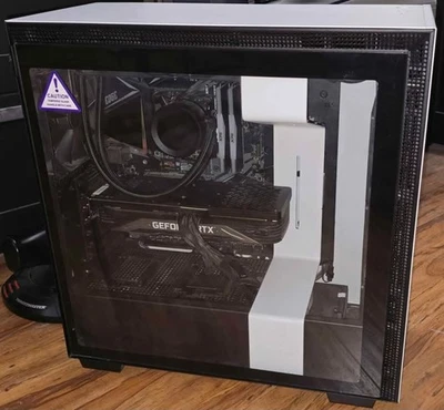 PC de construcción personalizada NZXT H710 Foto 1 de 4