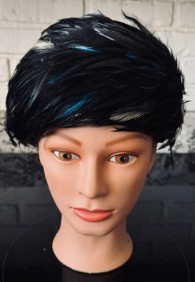 ☘☘☘Black and Vibrant Blue Feathered Lady's Hat Stunning Vintage 1950's-1960 ☘☘☘ - Image 1 of 4