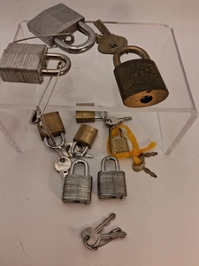 Menge 9 Vintage Vorhängeschlösser Master Lock Brinks Reese mit Schlüssel - Bild 1 von 10