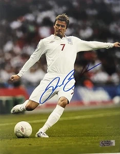 David Robert Joseph Beckham England National Team Signed Auto 10x8 Photo W/COA - Picture 1 of 6