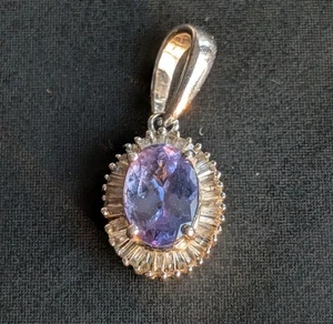 9ct white gold tanzanite and diamond pendant 9k - Picture 1 of 7