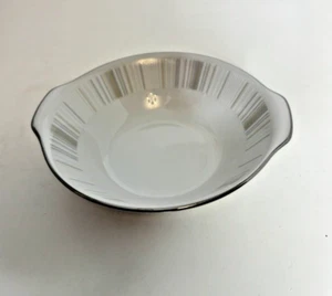 Set of 4 Noritake "ISABELLA" Lugged Cereal Bowls approx 15.5 cm /6 inches - Picture 1 of 7