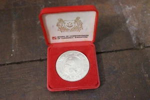 1987 Singapore Zodiac Rabbit $10 Cupro-Nickel Proof-Like Coin #11 - Picture 1 of 6