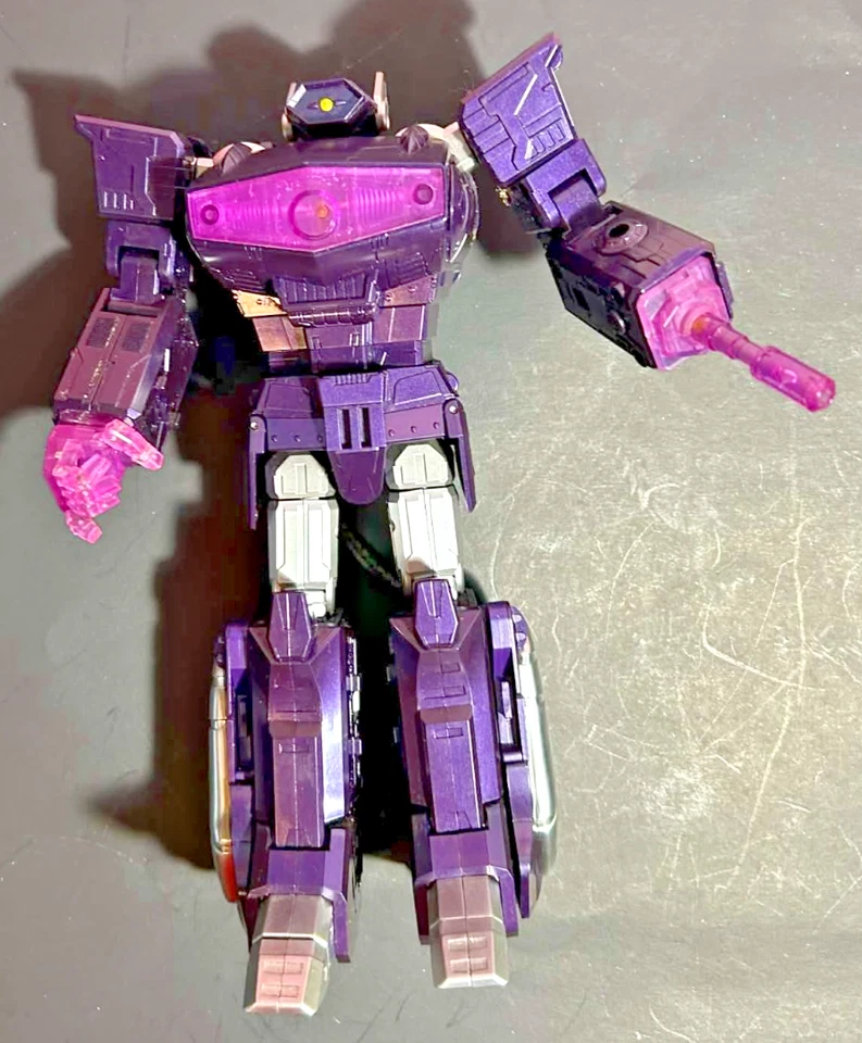 Cloud9 C9 W-01 Quakeblast Masterpiece Scale Shockwave G1 - Image 1 of 4