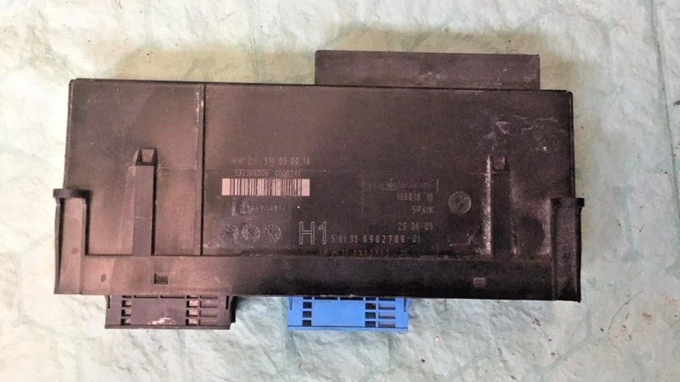 61.35 6982709-01 BMW 323i o 325i 2006-2011 módulo confort Foto 1 de 1