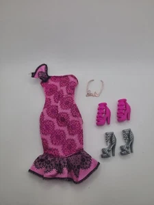 Barbie Pink Black Dress Sparkles FASHIONISTA SASSY Dress, Shoes And Necklace  - Picture 1 of 4