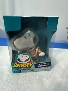 NUEVO 1999 HASBRO SNOOPY & FRIENDS ASTRONAUTA MUNDIALMENTE FAMOSO - Imagen 1 de 3