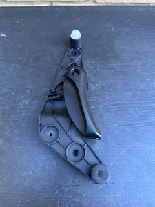 BMW 5 SERIES F10 F11 BONNET HOOD RELEASE HANDLE BRACKET CABLE - Picture 1 of 3