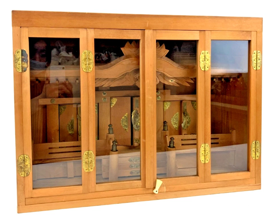 Auténtico Santuario Japonés de Madera Kamidana con Tallas Elaboradas Foto 1 de 4